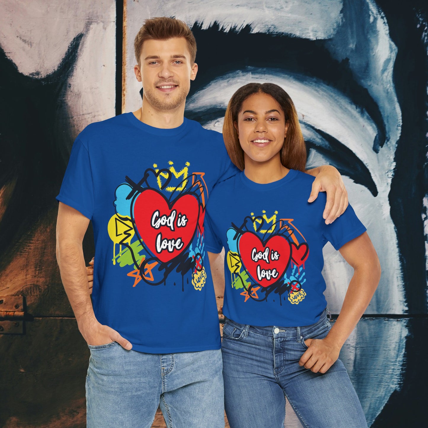 God is Love Grafitti - Unisex Heavy Cotton Tee