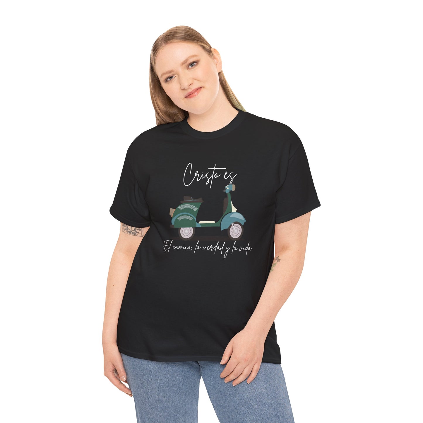 Cristo es - Spanish - Unisex Heavy Cotton Tee