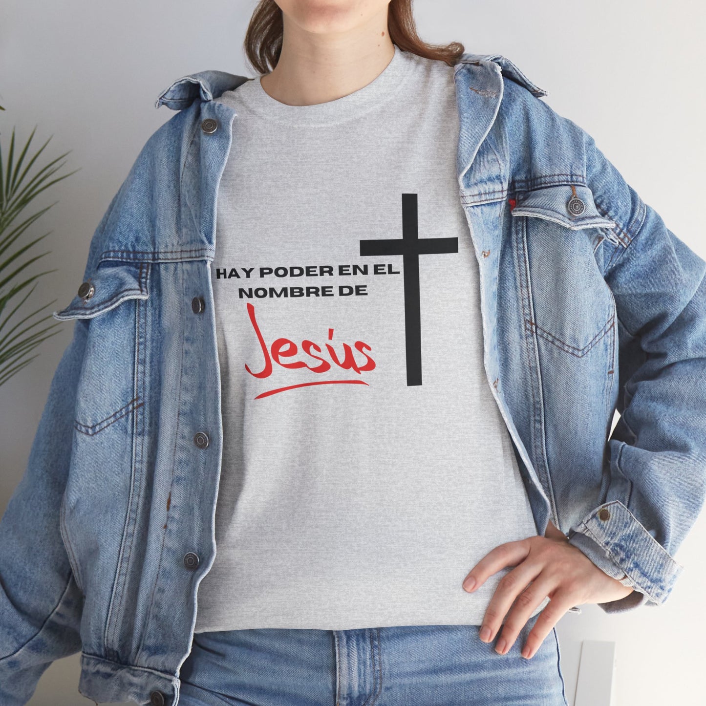 Hay poder en Jesus - Spanish - Unisex Heavy Cotton Tee