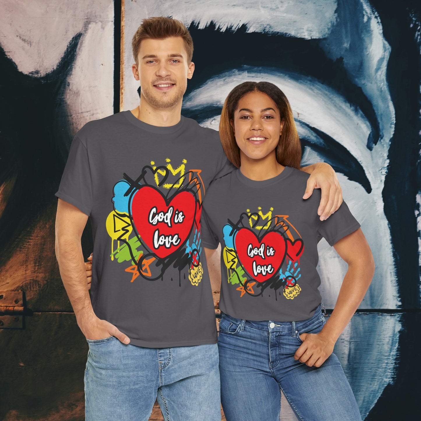 God is Love Grafitti - Unisex Heavy Cotton Tee