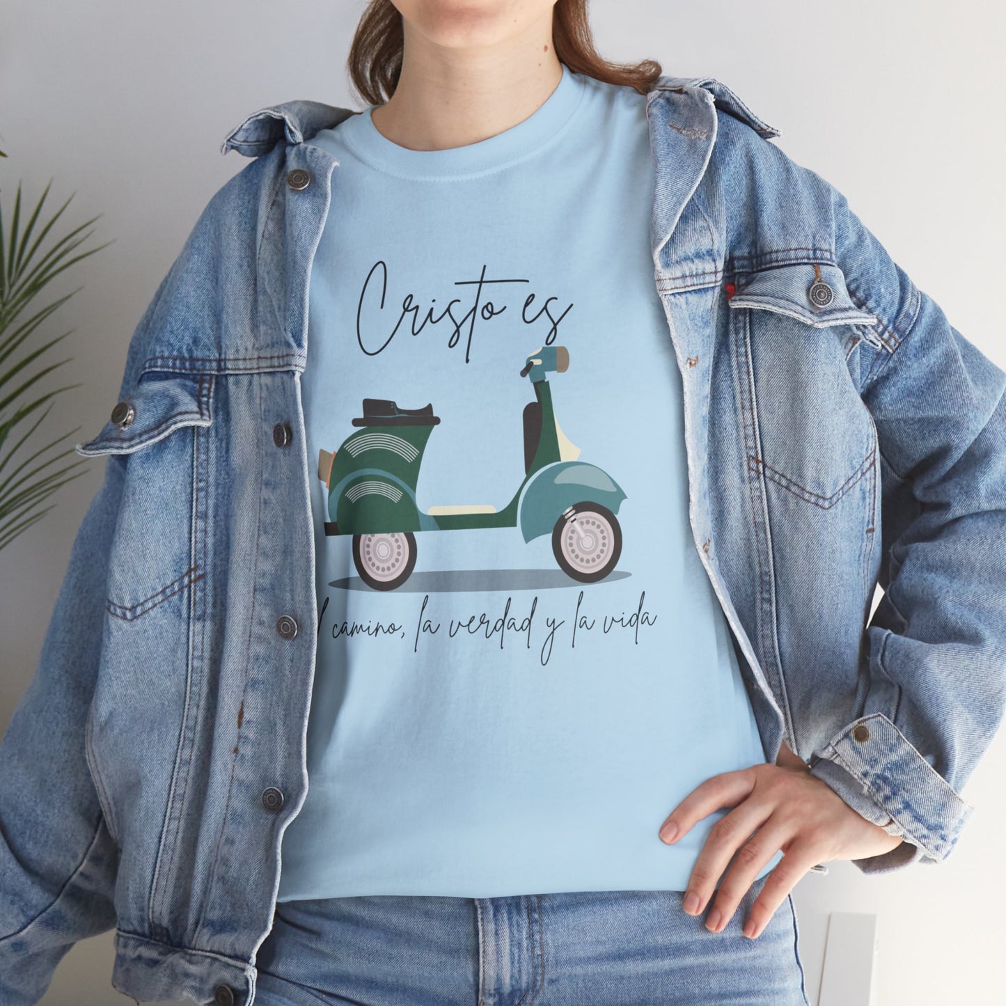 Cristo es - Spanish - Unisex Heavy Cotton Tee