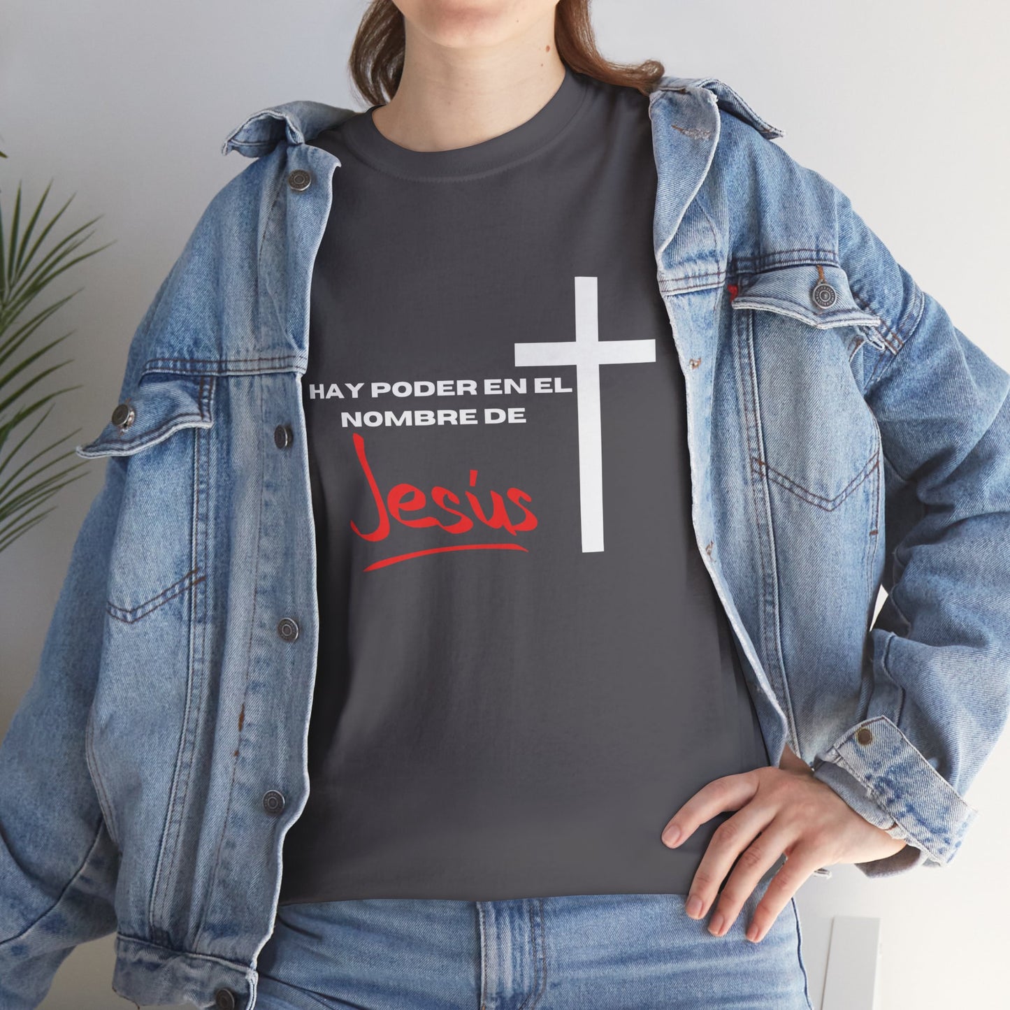Hay poder en Jesus - Spanish - Unisex Heavy Cotton Tee