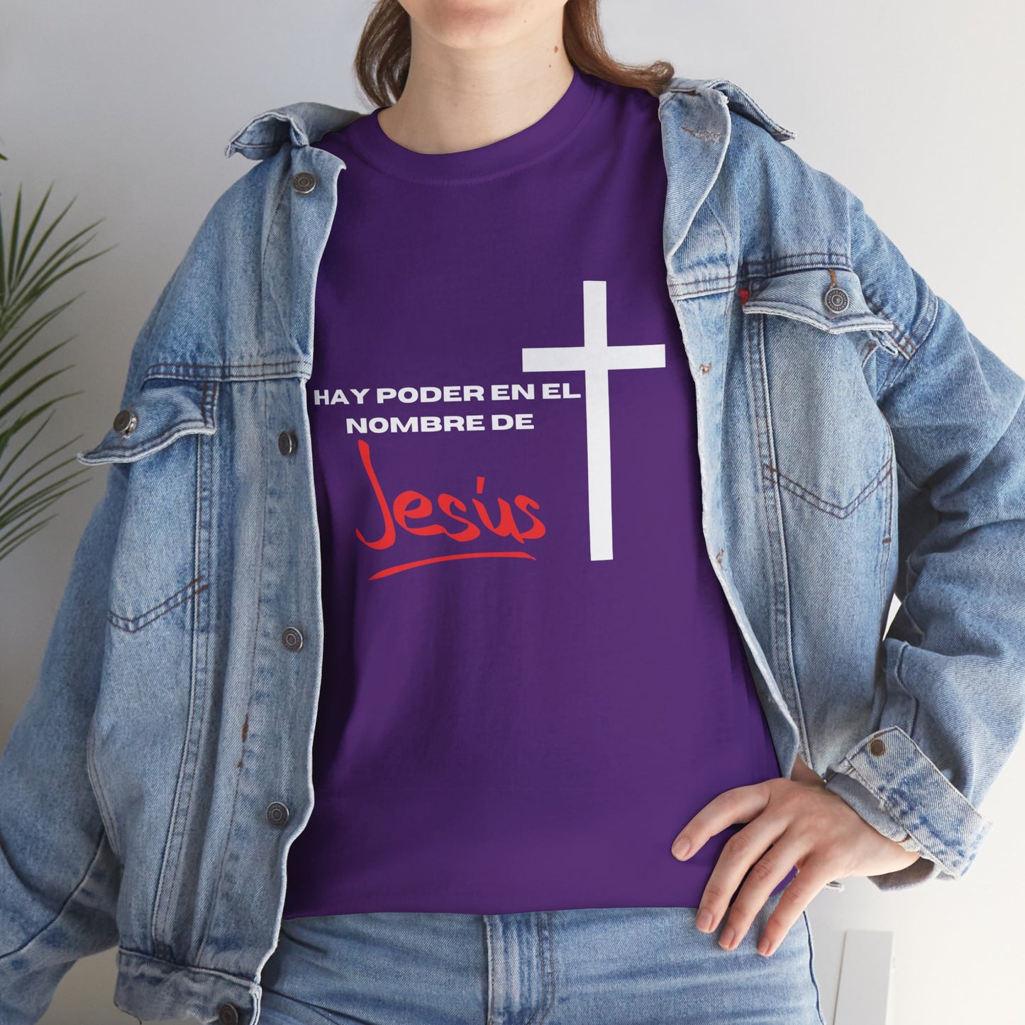 Hay poder en Jesus - Spanish - Unisex Heavy Cotton Tee