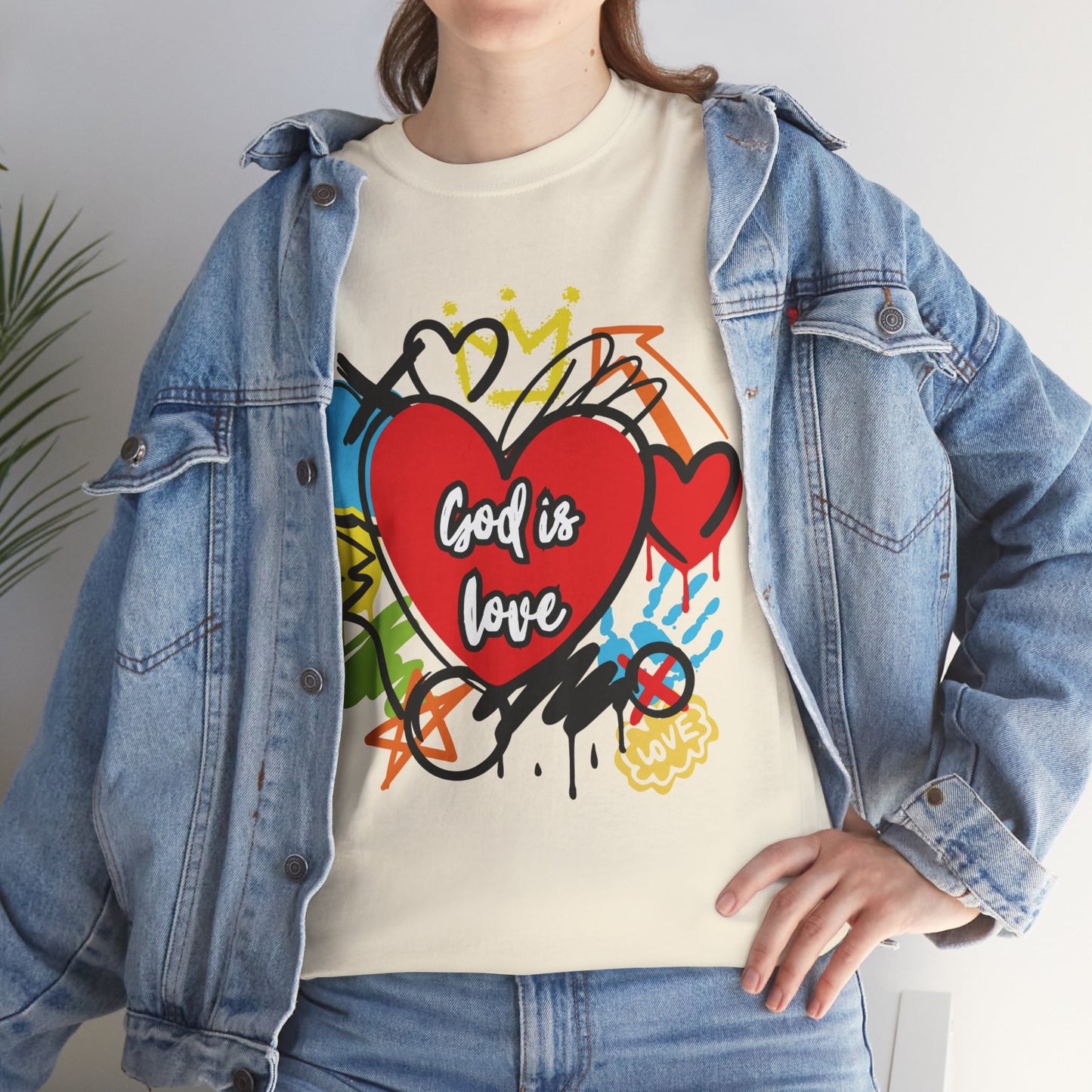 God is Love Grafitti - Unisex Heavy Cotton Tee
