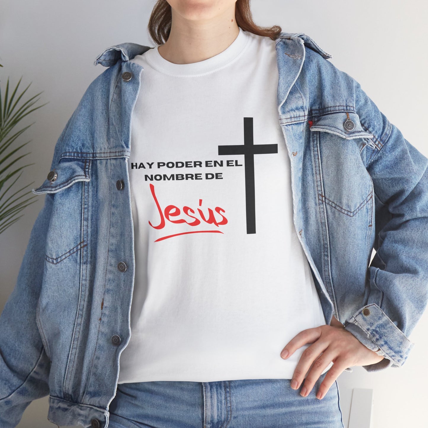Hay poder en Jesus - Spanish - Unisex Heavy Cotton Tee