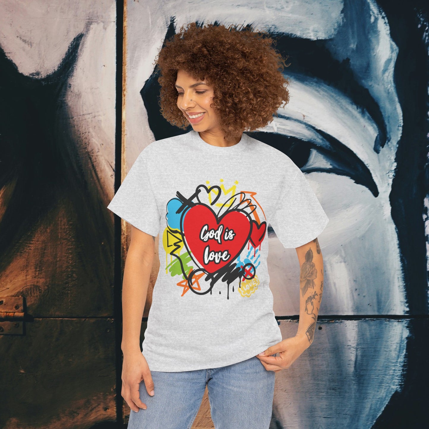 God is Love Grafitti - Unisex Heavy Cotton Tee