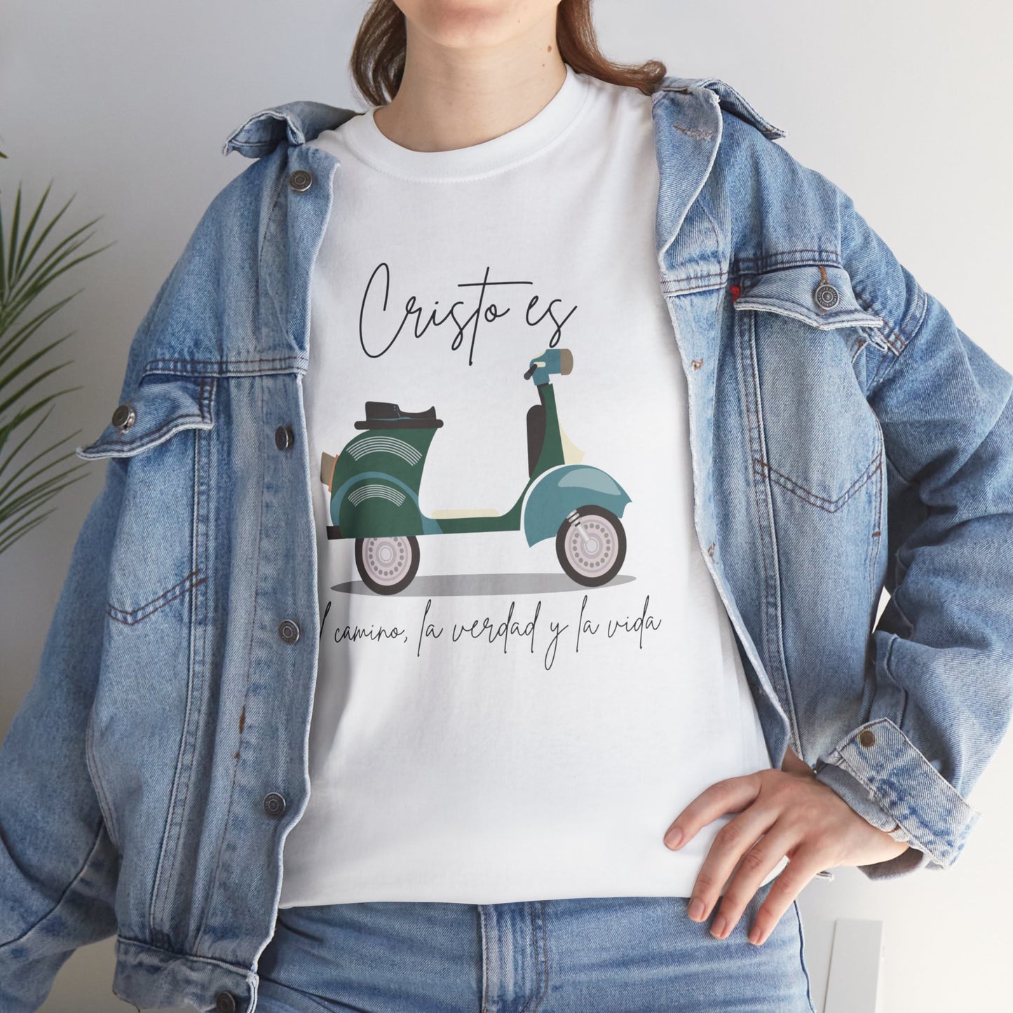 Cristo es - Spanish - Unisex Heavy Cotton Tee