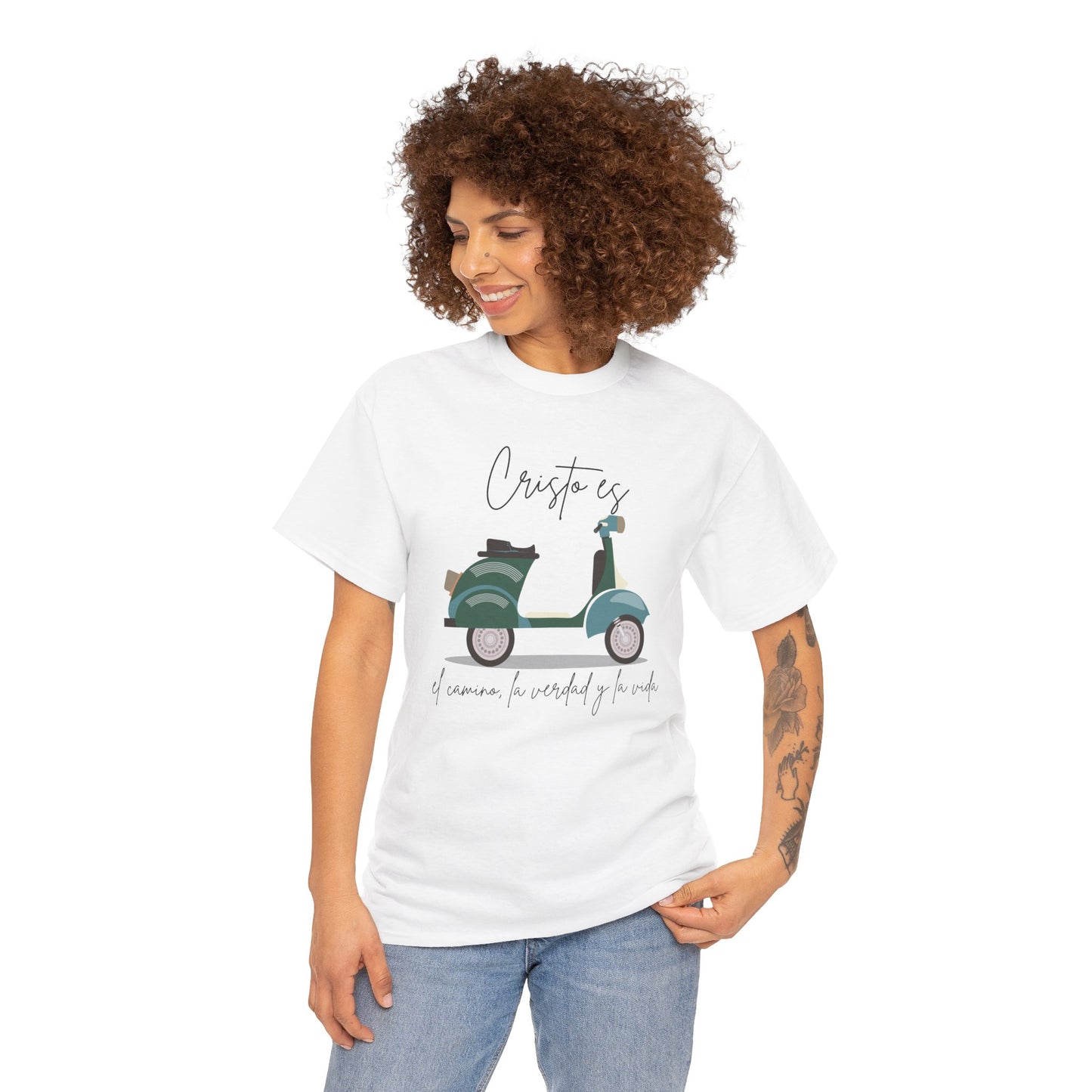 Cristo es - Spanish - Unisex Heavy Cotton Tee