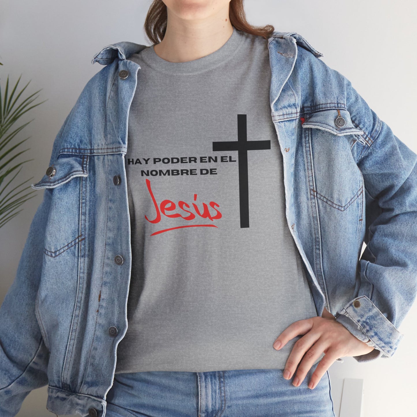 Hay poder en Jesus - Spanish - Unisex Heavy Cotton Tee