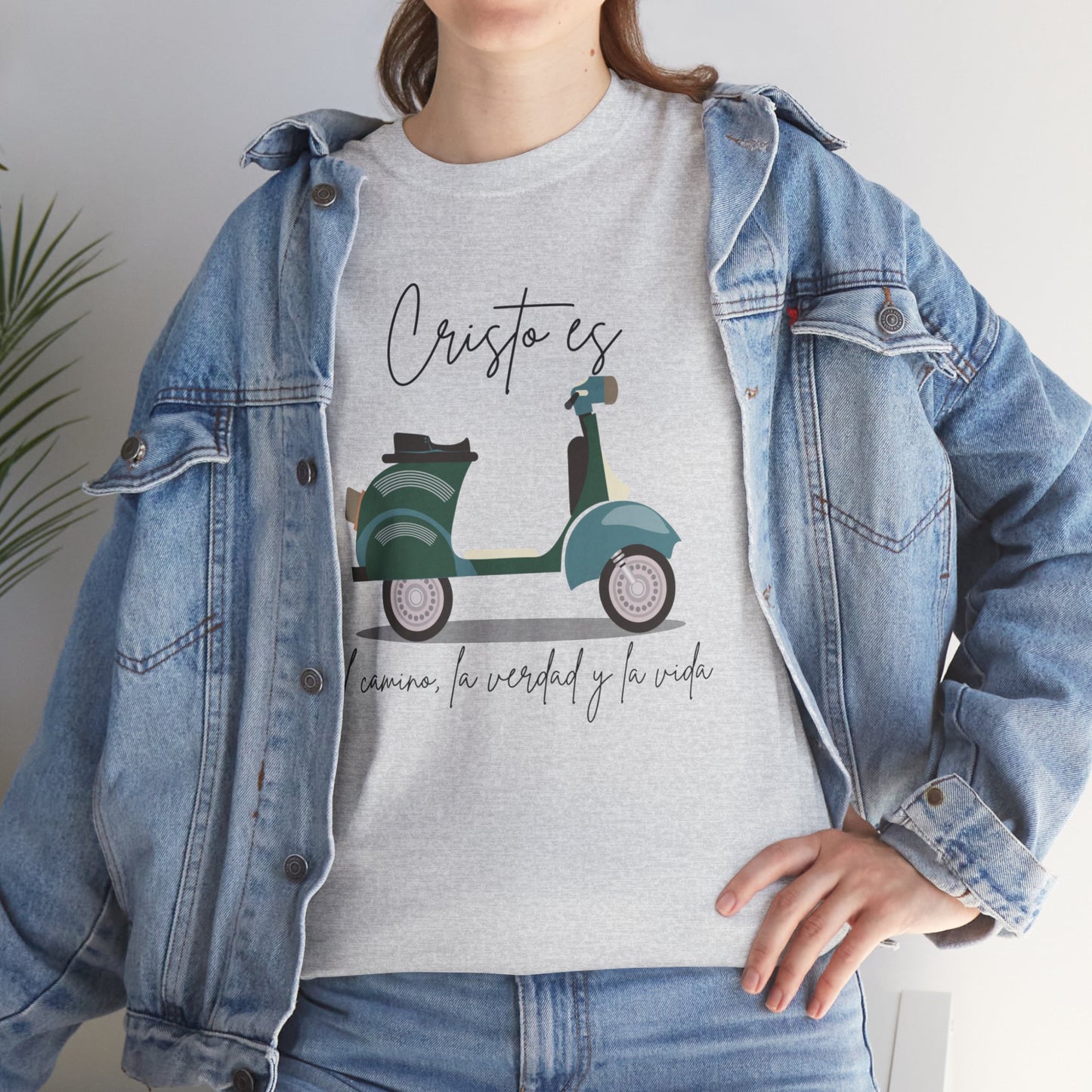 Cristo es - Spanish - Unisex Heavy Cotton Tee