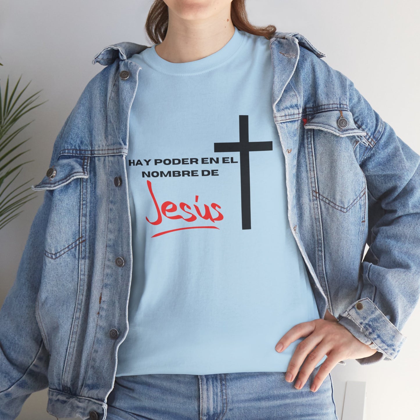 Hay poder en Jesus - Spanish - Unisex Heavy Cotton Tee