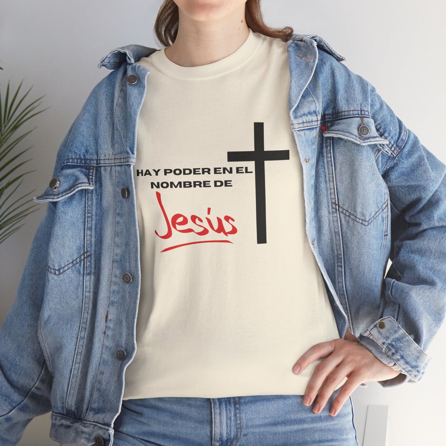 Hay poder en Jesus - Spanish - Unisex Heavy Cotton Tee
