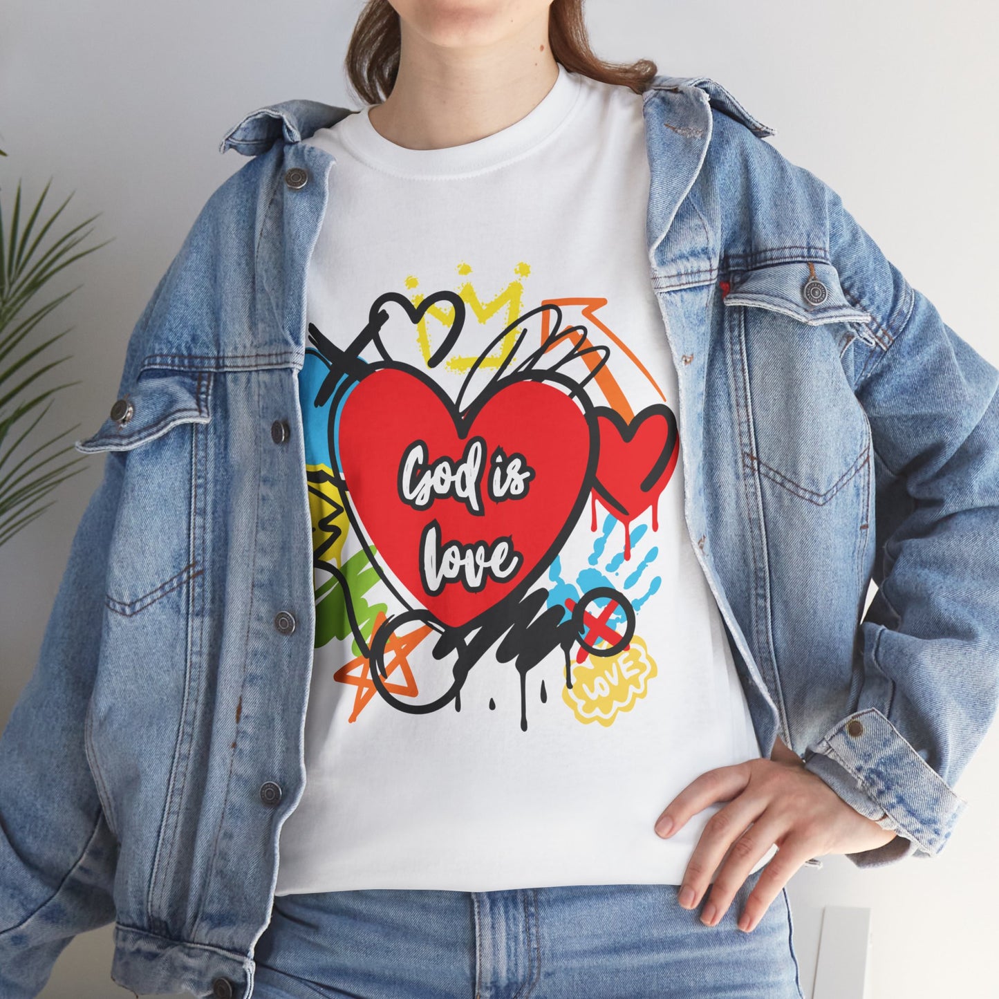 God is Love Grafitti - Unisex Heavy Cotton Tee