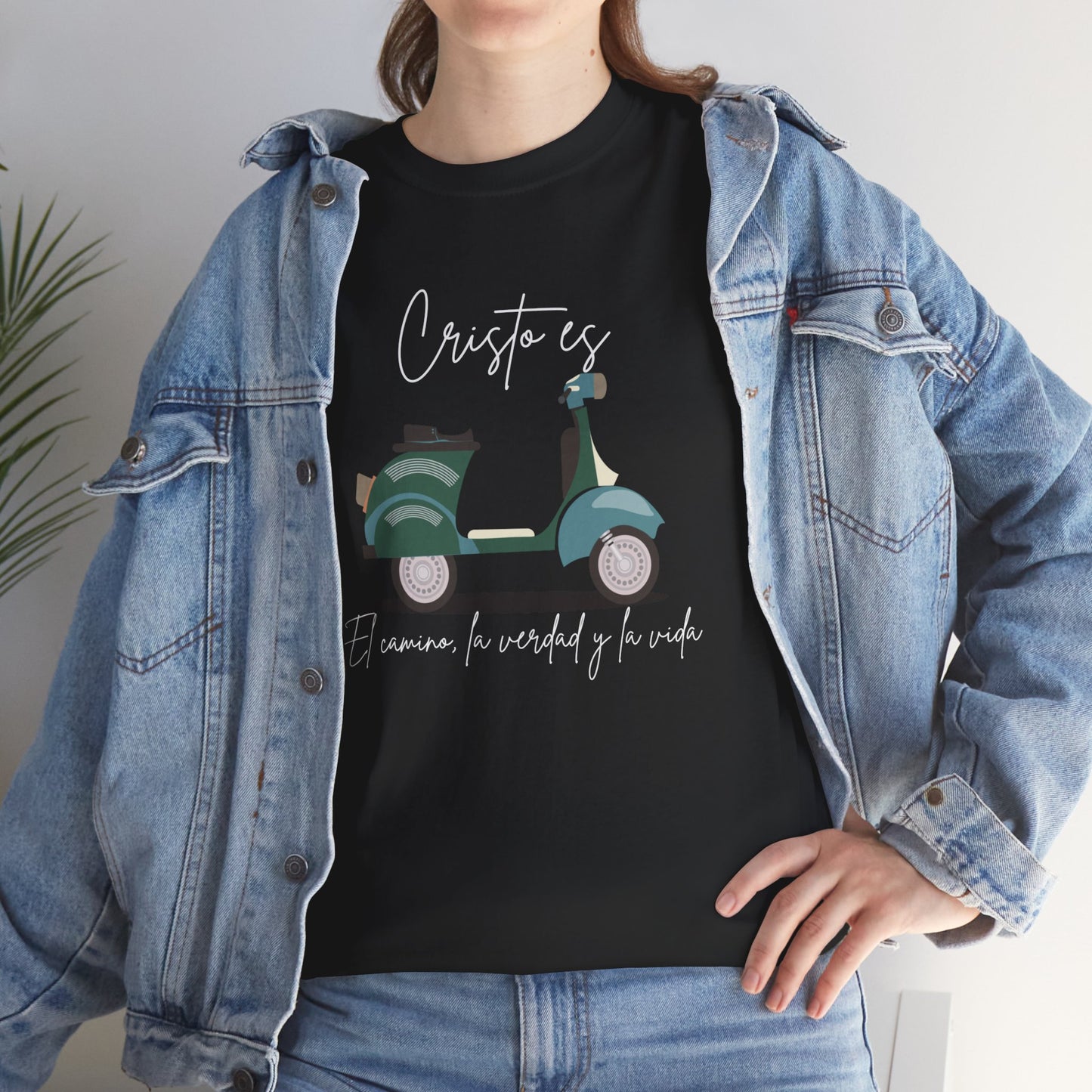 Cristo es - Spanish - Unisex Heavy Cotton Tee