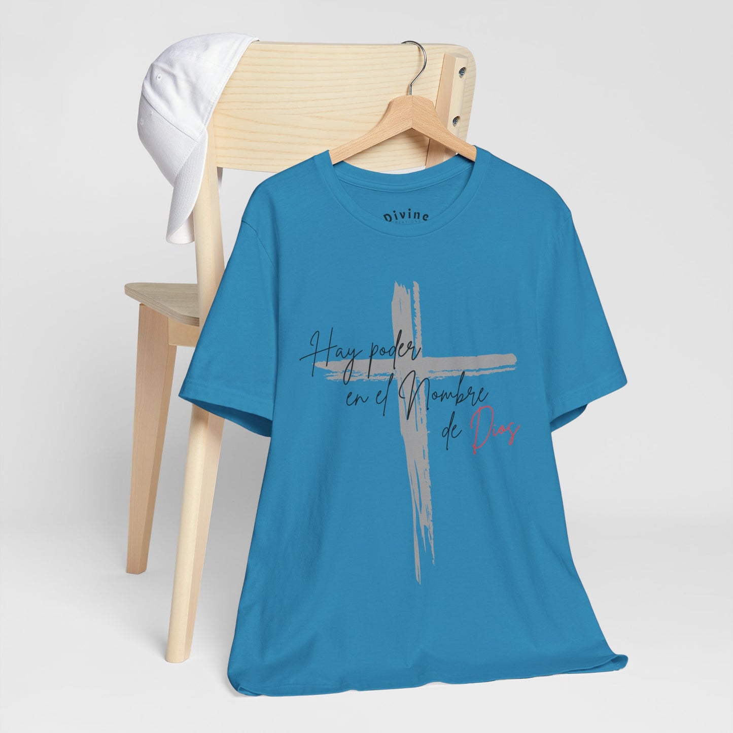 Hay poder en el nombre - Unisex Jersey Short Sleeve Tee
