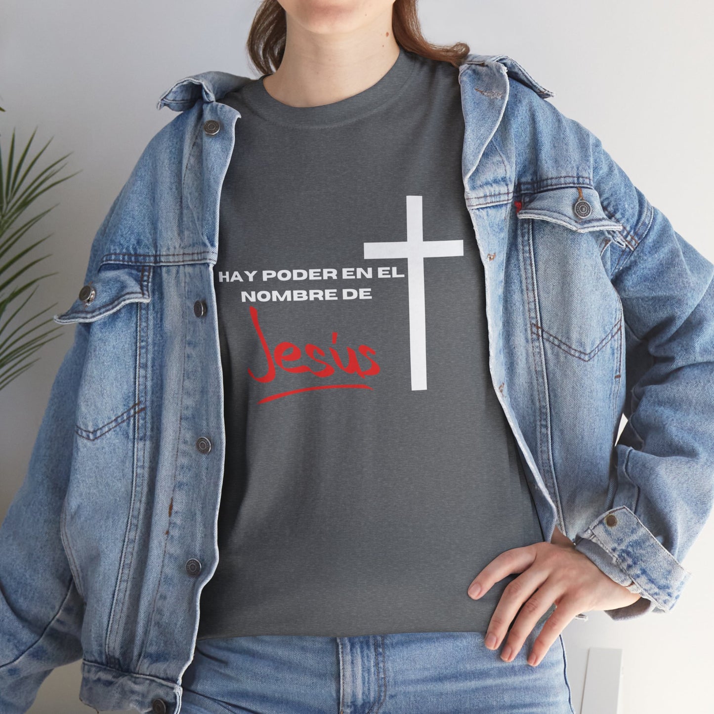 Hay poder en Jesus - Spanish - Unisex Heavy Cotton Tee